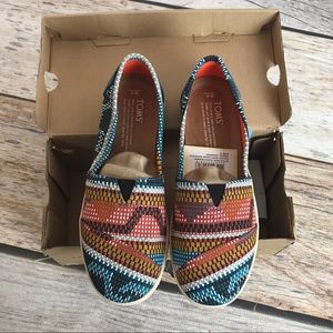 New TOMS size 6